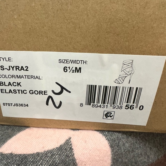 Black beautiful very comfortable 6.5 Jessica Simpson heels 👠 only worn once! - Picture 4 of 4